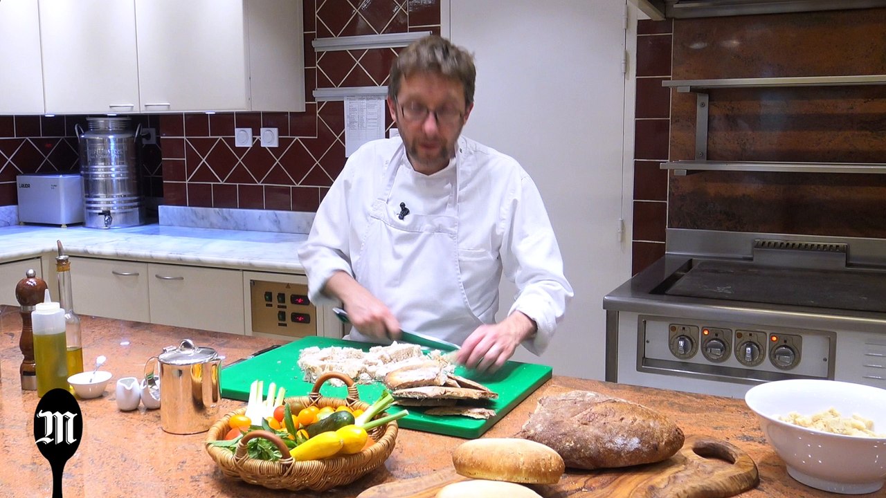 Astuce de chef : comment utiliser son pain rassis dans une salade ?