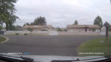 Abruti coupe un virage