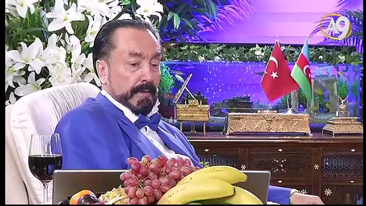 Kadınlar güvenli ortamda dekolte giyebilir