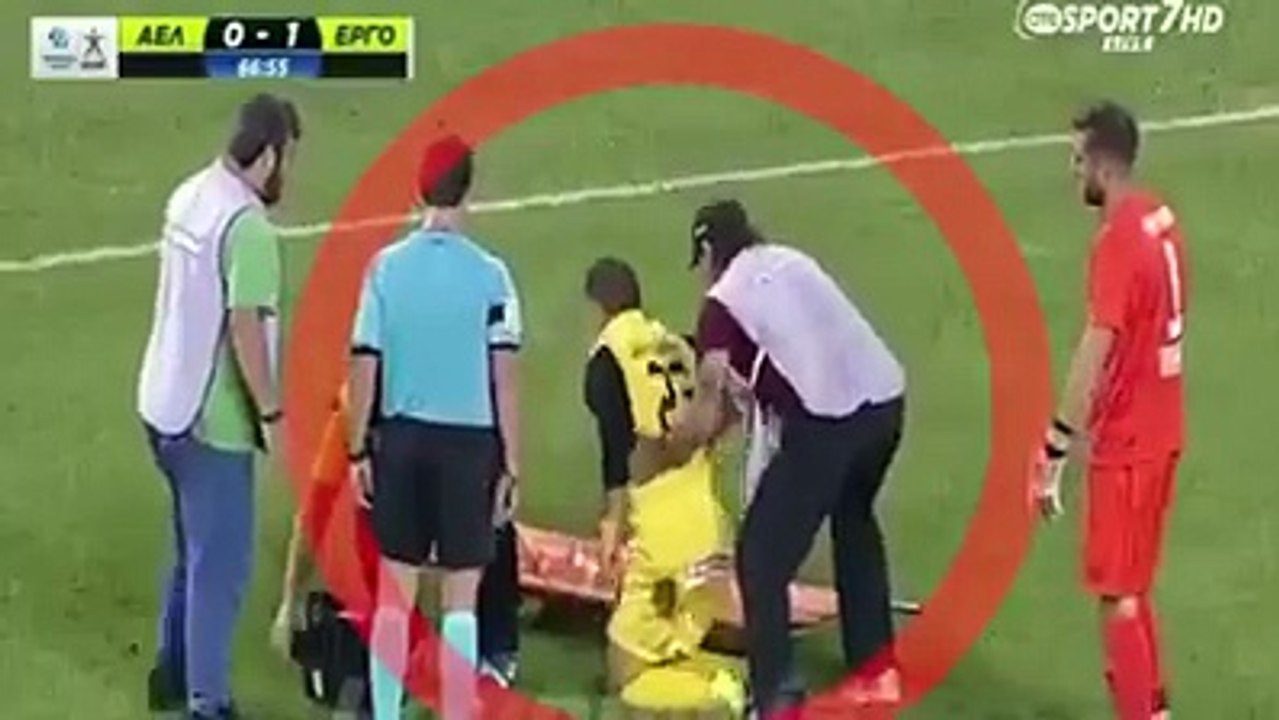 Players Vs Stretchers Football compilation