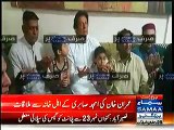 Imran Khan, Amjad Sabri ki family ke sath taziyat kerte hue