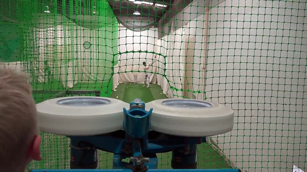 What's inside a Cricket Bat?
