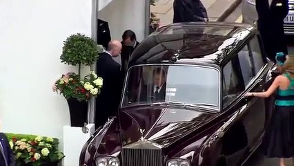 KATE MIDDLETON LEAVING THE GORING HOTEL.ROYAL WEDDING DAY