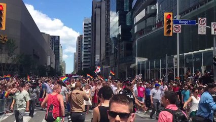 Justin Trudeau s'éclate à la Gay Pride de Toronto | Vanity Fair