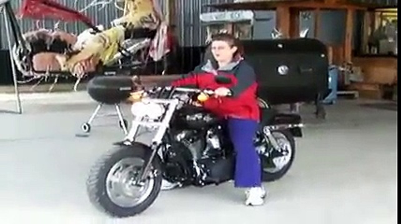 Compilation d'abrutis  en moto