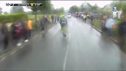 La chute d'Alberto Contador lors de la deuxième étape du Tour de France
