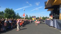 Tour de France : Cochonou fait le show avant le passage de la caravane