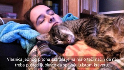 Svako veče je spavala sa svojim PITONOM