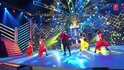 Honey Singh Energetic Performance On LUNGI DANCE At The Royal Stag Mirchi Music Awards 2016