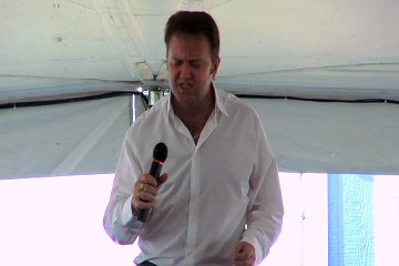 Colin Paul sings 'Hurt' at  Elvis Week 2008
