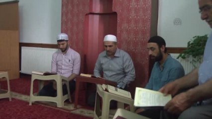 800 Yıllık Vakıf Camisinde Mukabele Geleneği