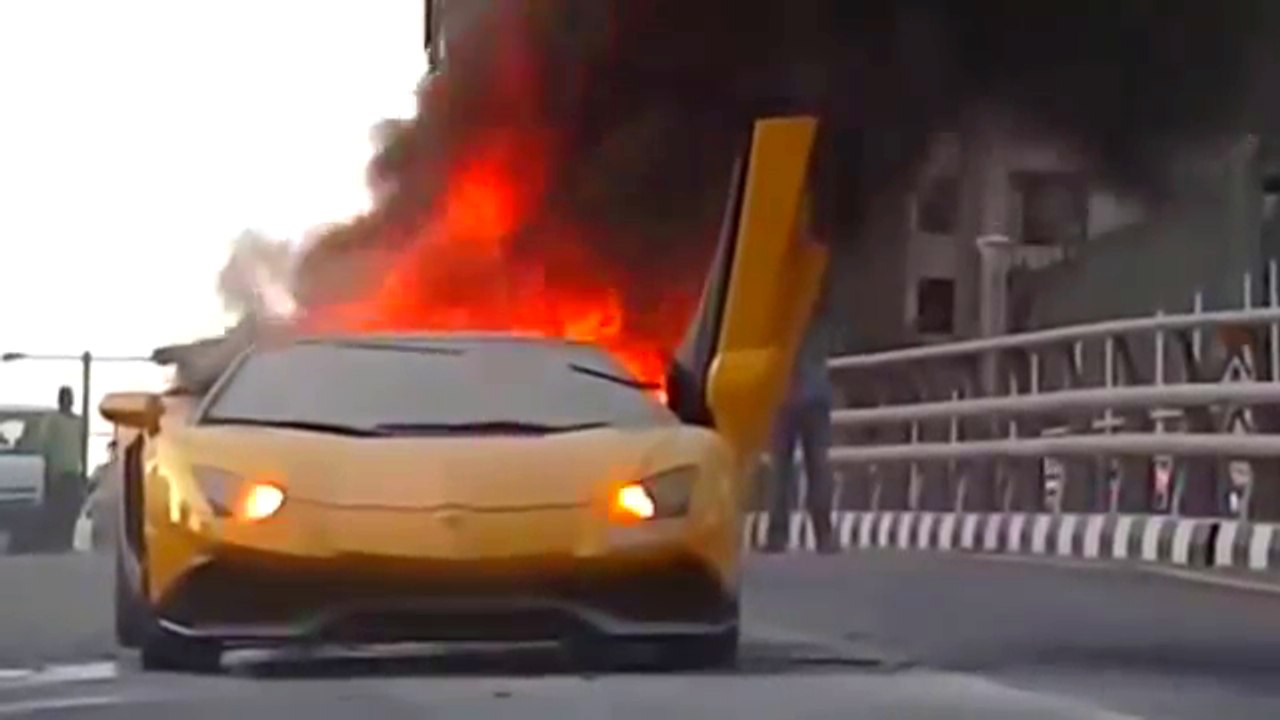 A Lamborghini catches fire in Dubai ( Watch Now ).