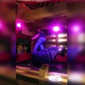 Le meilleur Bull Rider est imbattable sur son taureau mécanique