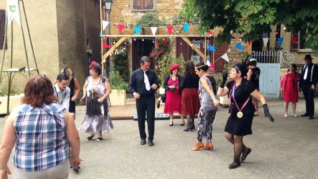 Ambiance annees 30 pour la fete de la commune libre à marcilly d'azergued le 2 juillet 2016