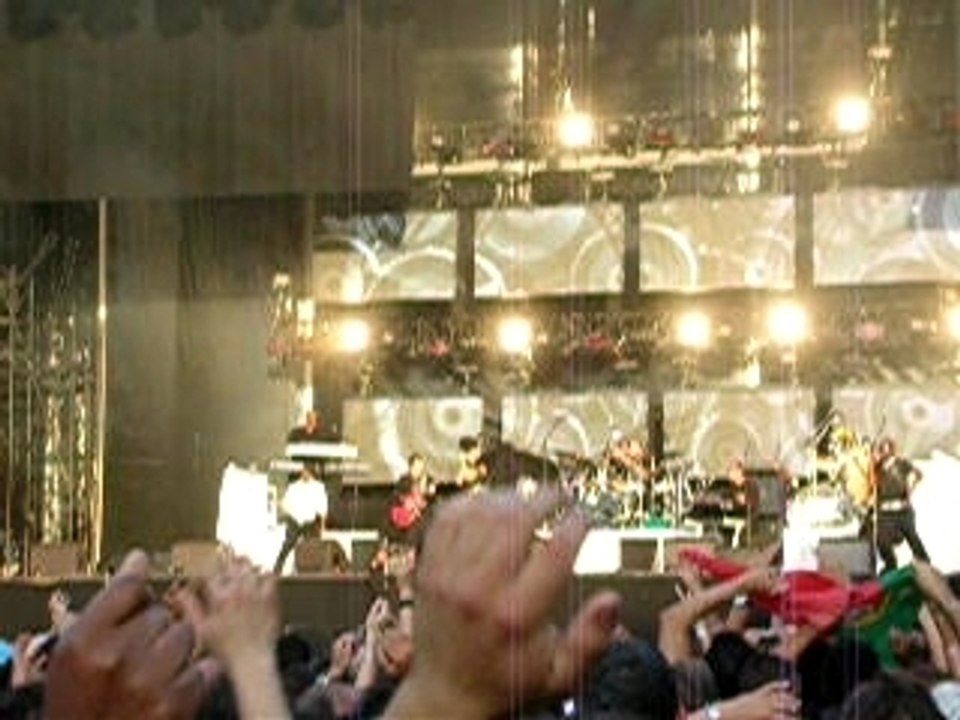 Nelly Furtado - Give It To Me (Live Paris 2007)