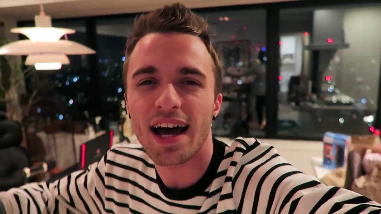 LES TOILETTES JAPONAISES... (vidéo mature)