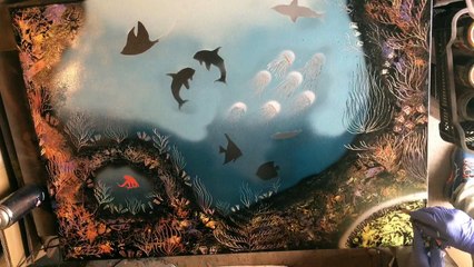 Vue sous marine phosphorescente