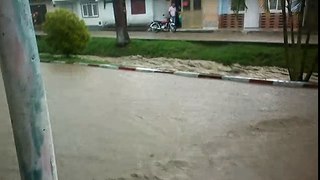 inundacion en la calle 25 con 15