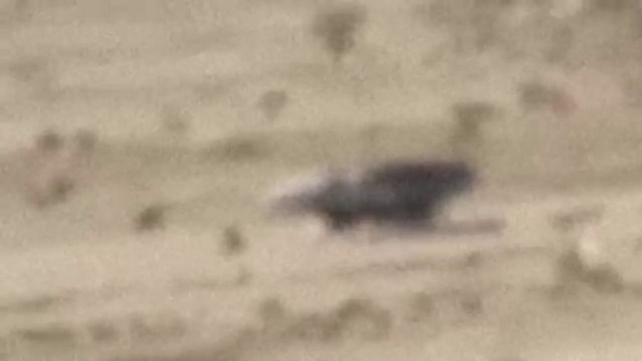 Véritable OVNI Avec des Extraterrestres Capturés sur Caméra de l'Arabie Saoudite, ou un Véhicule Militaire secret ?