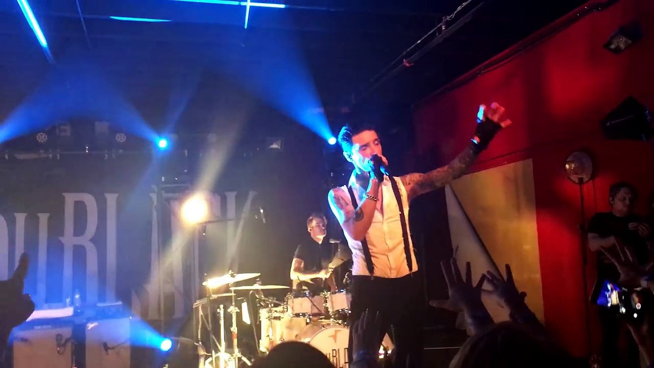 Andy Black- Dancing With Myself (Billy Idol Cover) Live @ GameChanger World 5/28/16