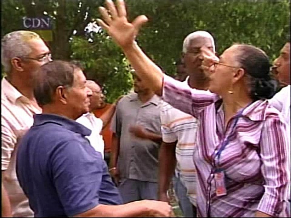 Residentes en Punta de Villa Mella piden los incluyan en programa 24 horas