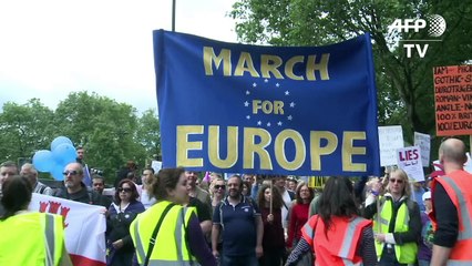 GB: des dizaines de milliers d'anti-Brexit dans la rue