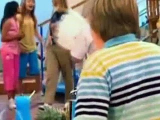 The Suite Life on Deck - S1 E3 - Broke 'n' Yo-Yo