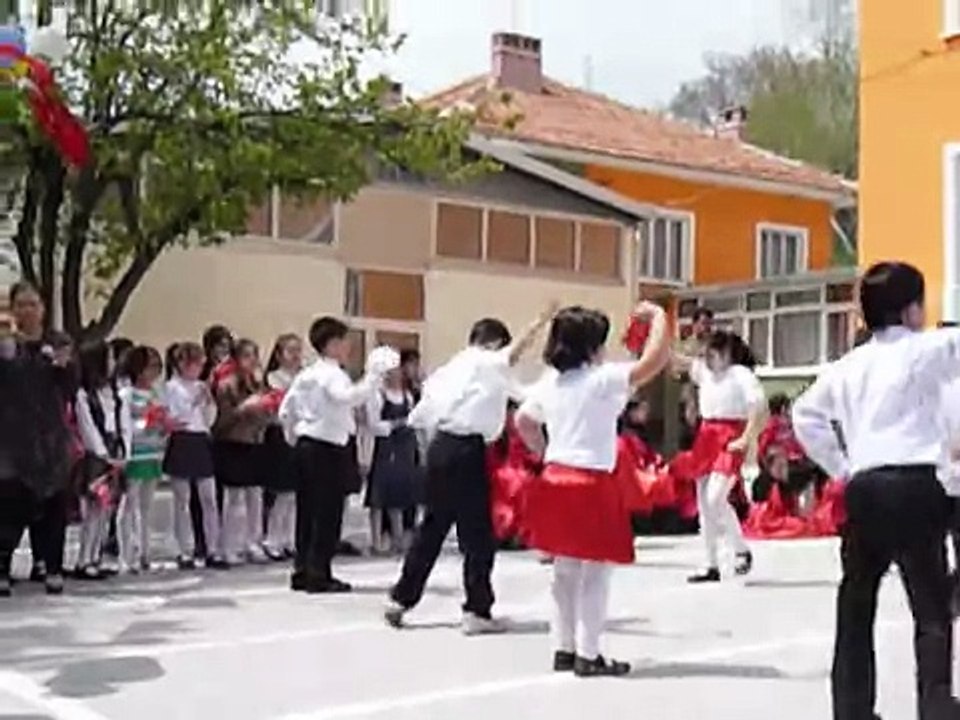 İDEAL KOLEJİ MERAM-KONYA - 2/A SINIFI  23 NİSAN GÖSTERİSİ  -2009