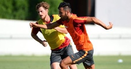 Emrah Başsan Galatasaray Antrenmanında Yer Aldı