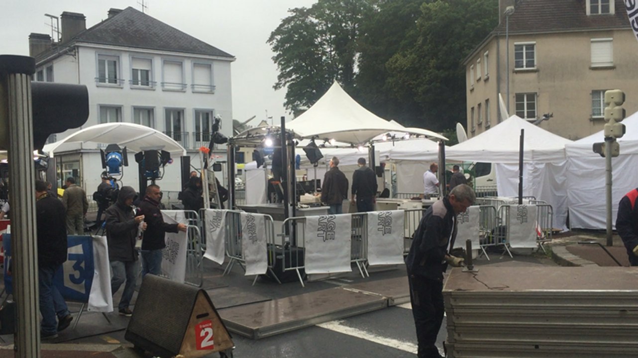 Installation du plateau de Village départ (Tour de France 2016)