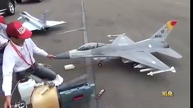 Un avion téléguidé un peu spécial