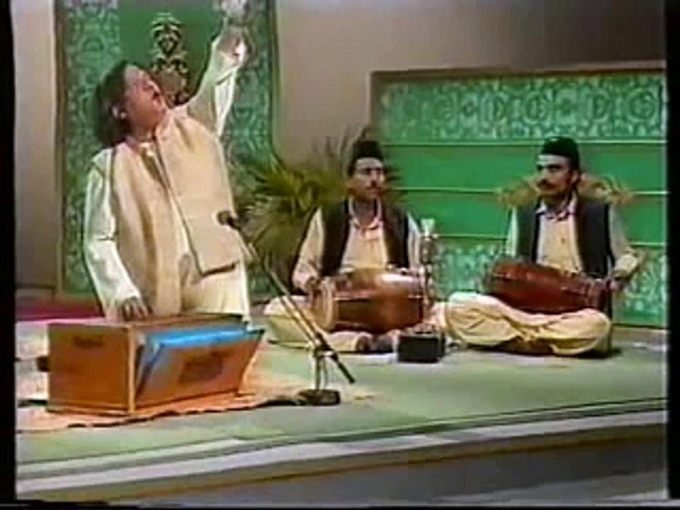 Aziz Mian Qawwal - Ishq Main Zindagi Ka Maza Maikada Hai