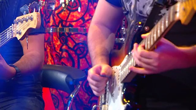 Simge & Uğur Akyürek - Sensiz Olmaz (Akustik Canlı Performans)