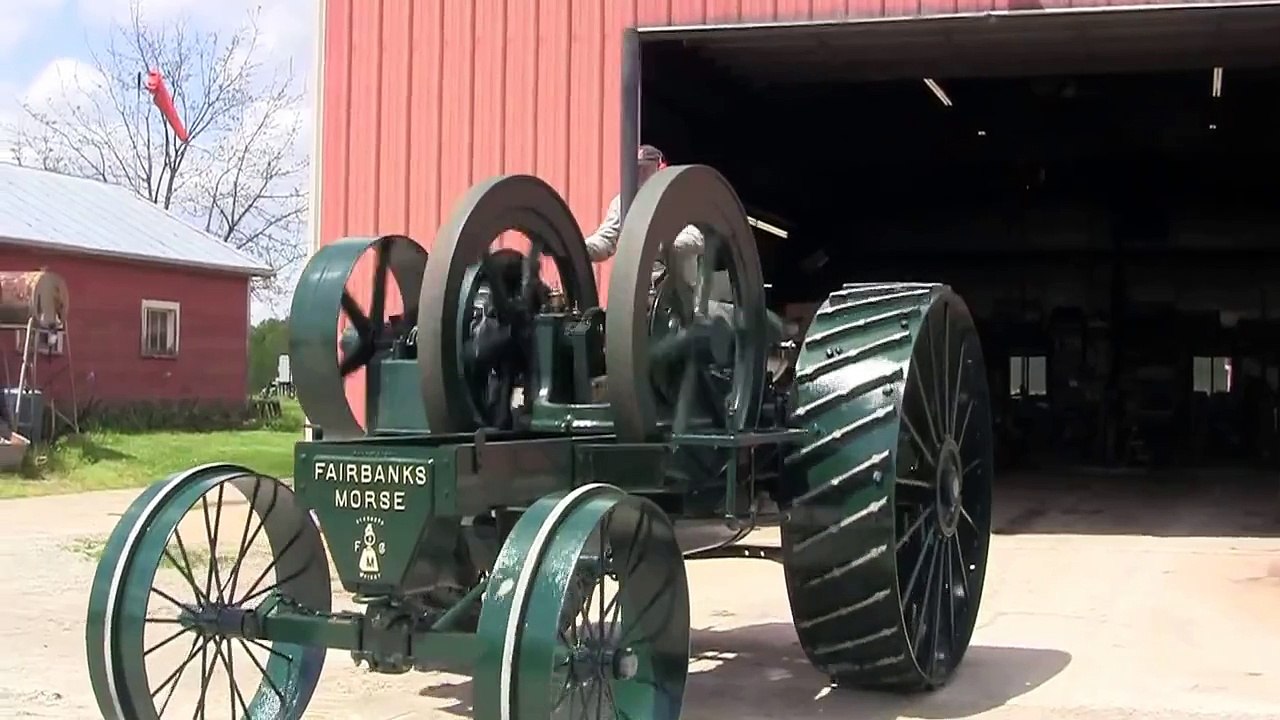 Hand Starting 1913 Fairbanks Morse Tractor 25 HP