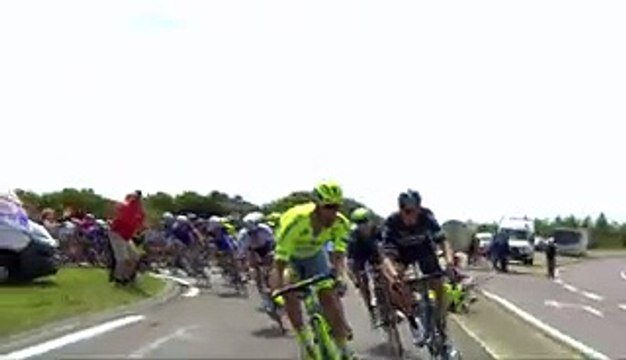 78 KM restants - Chute de Contador - Étape 1 (Mont-Saint-Michel %2F Utah Beach) - Tour de France 2016