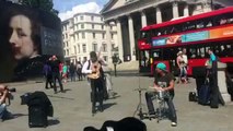 Chad Smith busking in London