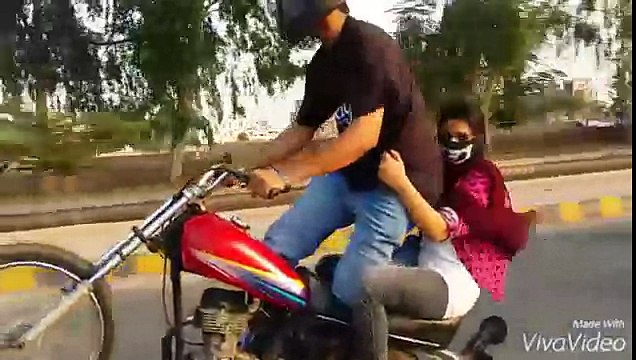 Girl on wheeling -Pakistani talent - awesome - Girl Bike Wheeling 2016