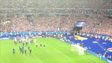 Iceland's Last Viking Thunderclap By The Players And Fans In Euro 2016!