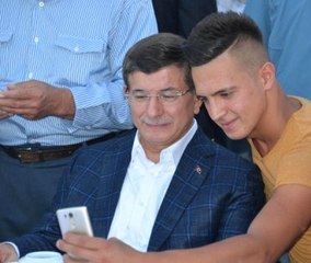 Davutoğlu Ata Toprağında 'Başbakan' Olarak Karşılandı