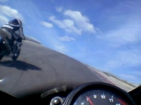 1er fois RSV1000 sur piste Lédenon Kreks-9h20