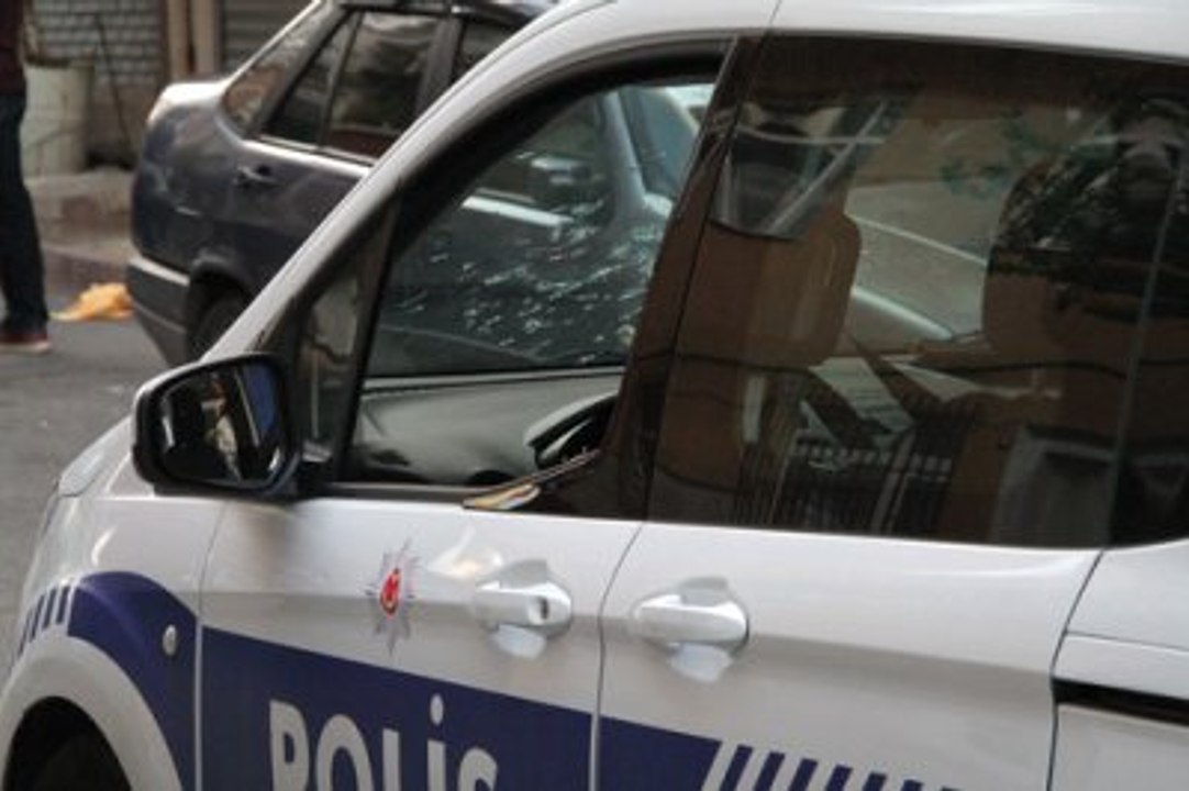 Kağıthane'de Polis Aracına Silahlı Saldırı!