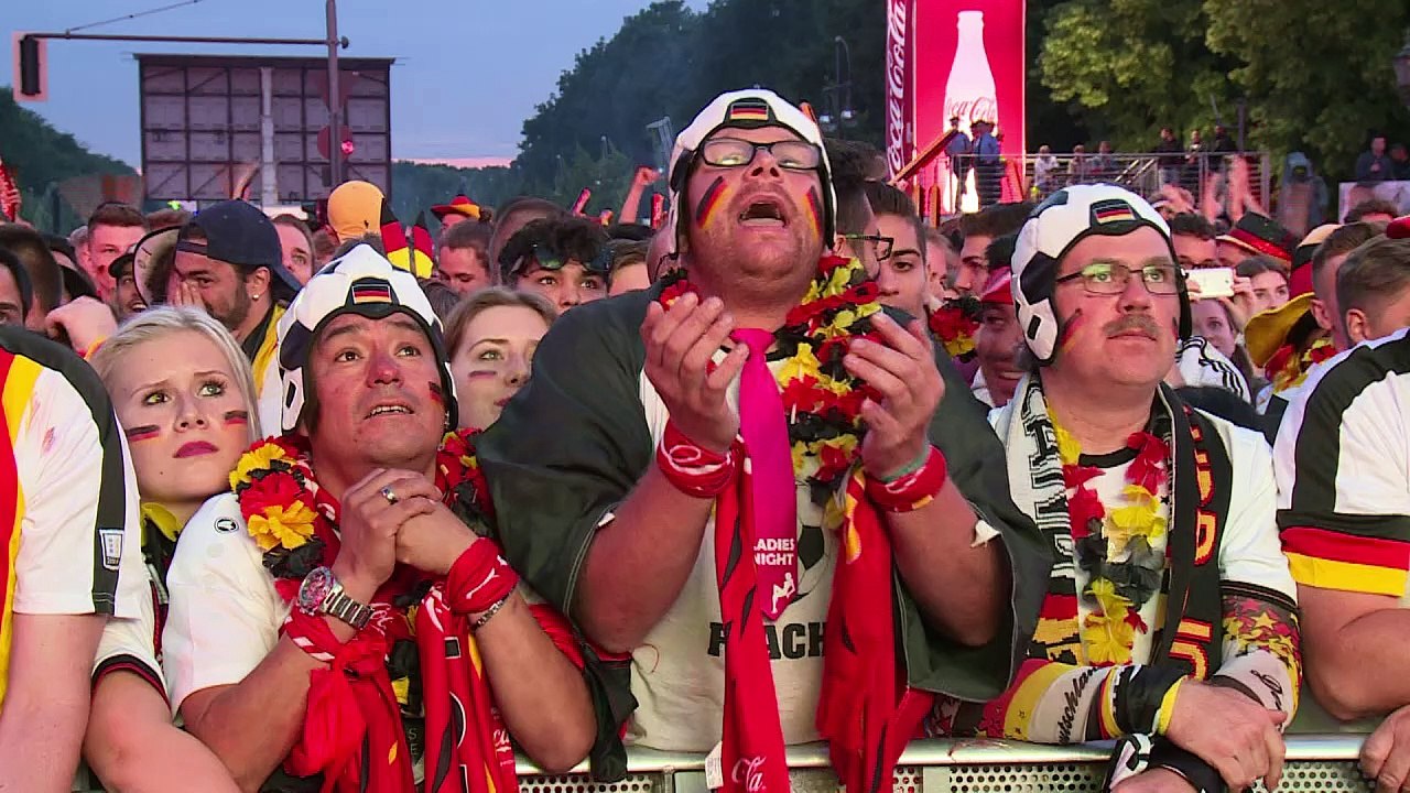 Zehntausende fiebern in berlin mit bei fußballkrimi