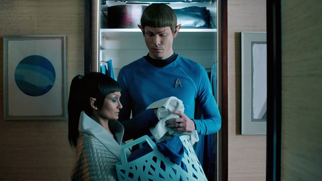 Fausse Pub Strar Trek : un couple Vulcain cherche une nouvelle maison lol