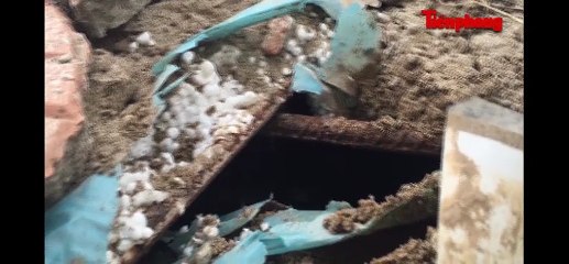 Cận cảnh bê tông lót xốp trên cầu vượt đường sắt Hà Nội