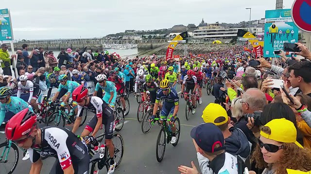 Tour de France 2016 : le peloton quitte Granville lundi 4 juillet au départ de la 3e étape.
