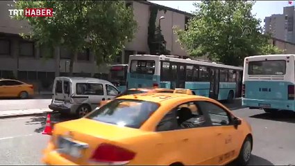 Freni patlayan otobüs ağaca çarparak durabildi