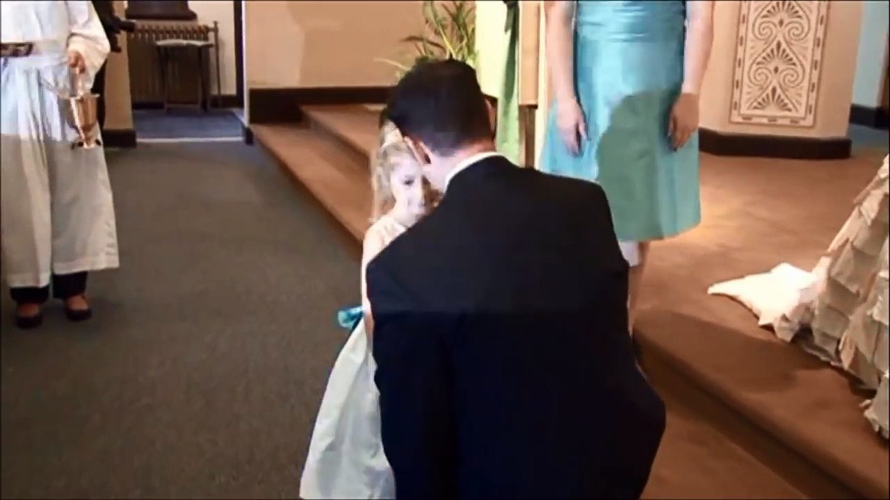 Incroyable, ce futur marié stoppe sa cérémonie de mariage et se dirige vers quelqu'un...