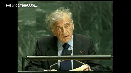 È morto Elie Wiesel, sopravvissuto all'Olocausto e premio Nobel nel 1986. Aveva 87 anni.