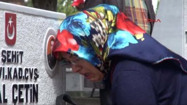 Sivas Şehitlikte Gözyaşları Sel Oldu