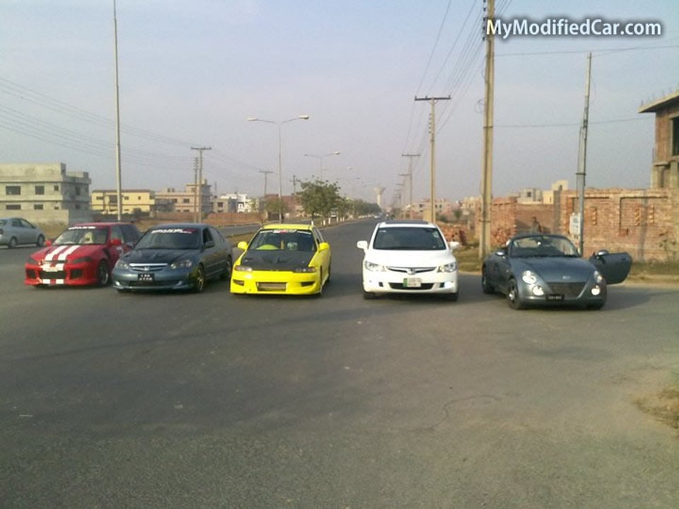 Pakistan Street Racing Pakistani Guys Car Drifting & Racing video